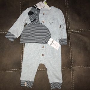 Long sleeve onesie with hats and socks